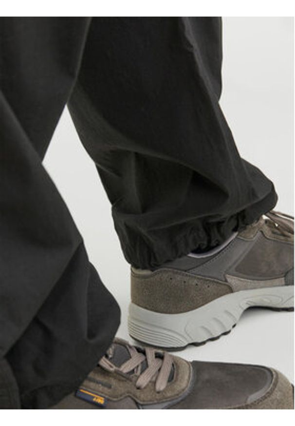 Jack & Jones Spodnie materiałowe 12242343 Czarny Balloon Fit. Kolor: czarny. Materiał: bawełna, materiał