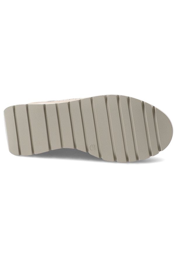 Półbuty damskie Vinceza, cholewka ze skóry naturalnej licowej z perforacją wiązanie z przodu na płaskiej podeszwie, złote, 79629. Okazja: na co dzień. Zapięcie: sznurówki. Kolor: złoty. Materiał: skóra. Szerokość cholewki: normalna. Obcas: na płaskiej podeszwie