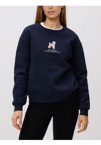 Reserved - Bluza z haftem - granatowy. Kolor: niebieski. Materiał: dzianina, bawełna. Wzór: haft