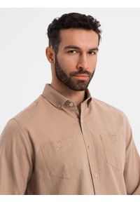 Ombre Clothing - Koszula męska lniana z klasycznym kołnierzykiem i kieszeniami REGULAR FIT – jasnobrązowa V7 - Rozmiar: XXL. Okazja: na co dzień. Typ kołnierza: kołnierzyk klasyczny. Kolor: brązowy. Materiał: len. Długość: długie. Wzór: aplikacja. Sezon: wiosna, lato. Styl: klasyczny #9