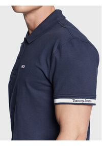 Tommy Jeans Polo Classic Essential DM0DM15751 Granatowy Relaxed Fit. Typ kołnierza: polo. Kolor: niebieski. Materiał: bawełna