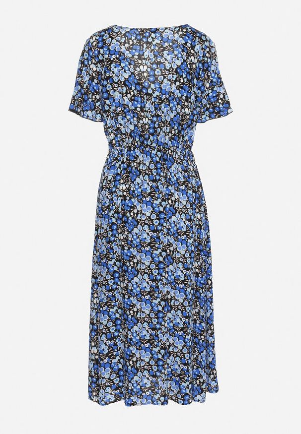 Born2be - Niebiesko-Granatowa Rozkloszowana Sukienka z Wiskozy z Dekoltem w Serek Zapinana na Guziki Neliae. Okazja: na co dzień, na randkę. Typ kołnierza: dekolt w serek. Kolor: niebieski. Materiał: wiskoza. Wzór: kwiaty. Sezon: wiosna, lato. Styl: casual