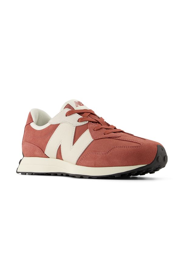 Buty dziecięce New Balance G32787F – czerwone. Okazja: na co dzień. Kolor: czerwony. Materiał: zamsz, guma. Szerokość cholewki: normalna