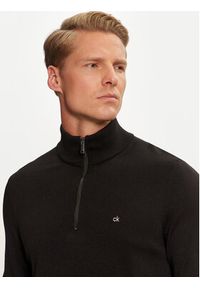 Calvin Klein Sweter K10K113748 Czarny Slim Fit. Kolor: czarny. Materiał: bawełna