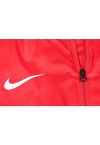 Kurtka przeciwdeszczowa dla dzieci Nike RPL Park 20 RN JKT W JUNIOR. Kolor: czerwony