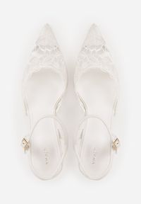 Renee - Białe Eleganckie Szpilki VICES z Koronkowym Noskiem i Paskiem Wokół Kostki Figesa. Okazja: na wesele, na ślub cywilny. Zapięcie: pasek. Kolor: biały. Materiał: koronka. Obcas: na szpilce. Styl: elegancki #8