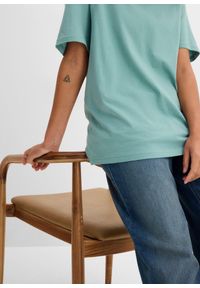 bonprix - Długi i szeroki T-shirt z dekoltem w serek, krótki rękaw (5 sztuk). Okazja: na co dzień. Typ kołnierza: dekolt w serek. Kolor: fioletowy. Długość rękawa: krótki rękaw. Długość: krótkie. Sezon: lato. Styl: casual #2