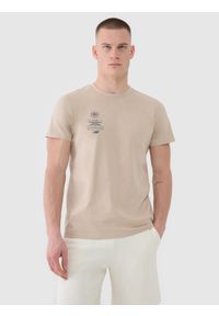 4f - 4F T-shirt regular z nadrukiem męski - beżowy XL. Okazja: na co dzień. Kolor: beżowy. Materiał: dzianina, bawełna, jersey. Długość rękawa: krótki rękaw. Długość: krótkie. Wzór: nadruk. Styl: klasyczny, sportowy, casual