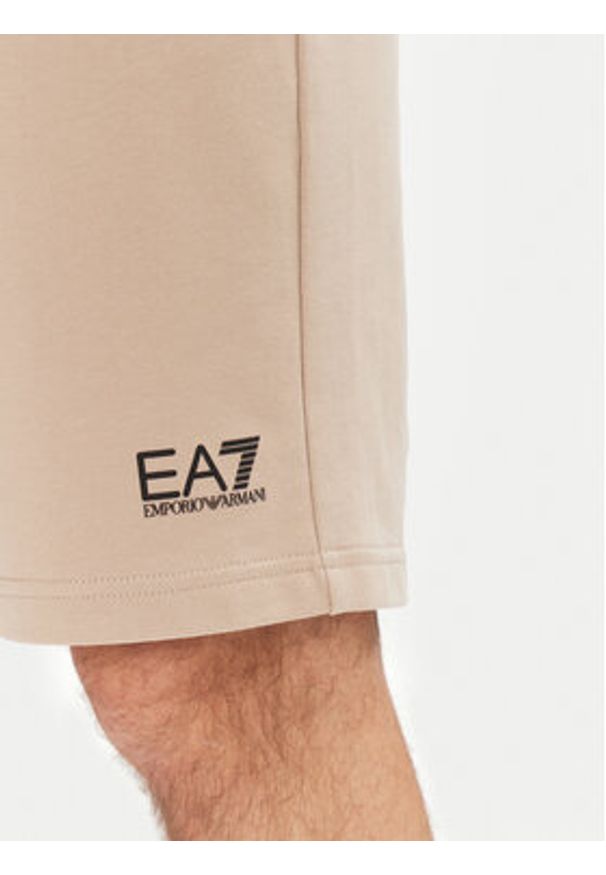 EA7 Emporio Armani Szorty sportowe 8NPS65 PJVRZ U6155 Beżowy Regular Fit. Kolor: beżowy. Materiał: bawełna. Styl: sportowy