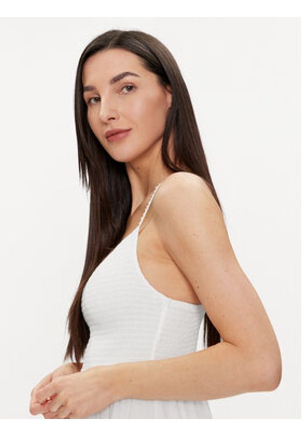 Maaji Sukienka codzienna 2123CLD003 Biały Regular Fit. Okazja: na co dzień. Kolor: biały. Materiał: wiskoza. Typ sukienki: proste. Styl: casual