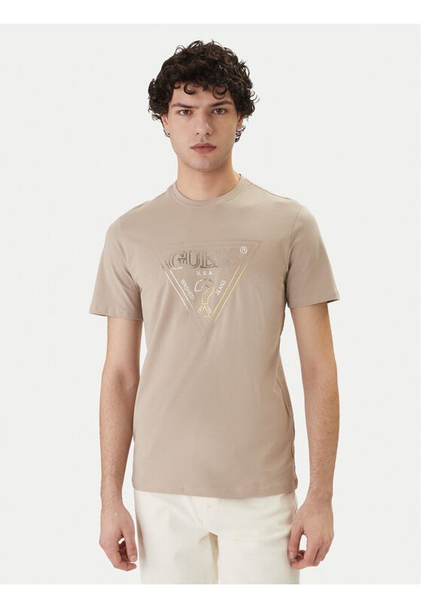 Guess T-Shirt M6GI11 K2992 Beżowy Slim Fit. Kolor: beżowy. Materiał: bawełna