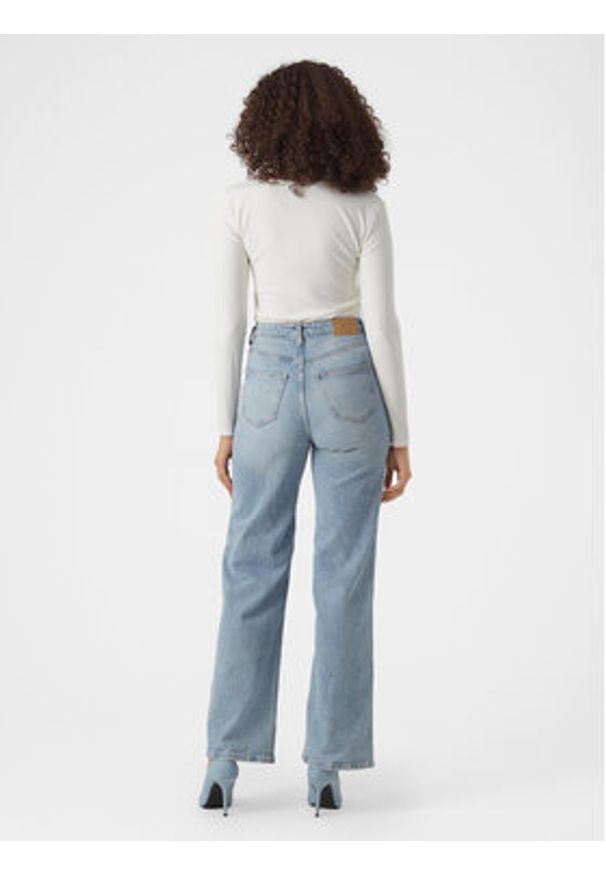 Vero Moda Bluzka Carina 10301178 Biały Regular Fit. Kolor: biały. Materiał: wiskoza