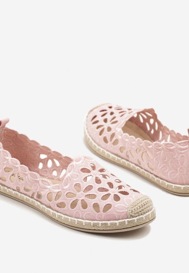Born2be - Różowe Espadryle z Ażurowymi Wycięciami Merindrela. Okazja: na co dzień, na imprezę, na spacer. Kolor: różowy. Materiał: jeans. Wzór: ażurowy. Sezon: lato. Styl: casual