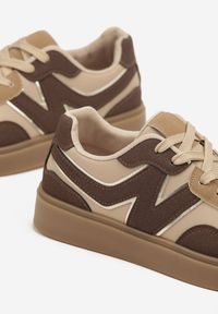Born2be - Brązowe Sneakersy z Geometrycznym Wzorem Nariale. Okazja: na co dzień. Kolor: brązowy. Materiał: jeans. Wzór: geometria