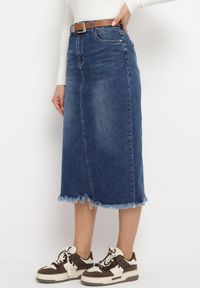 Born2be - Niebieska Jeansowa Spódnica Midi z Paskiem z Klamrą w Komplecie Sandria. Kolor: niebieski. Materiał: jeans #1