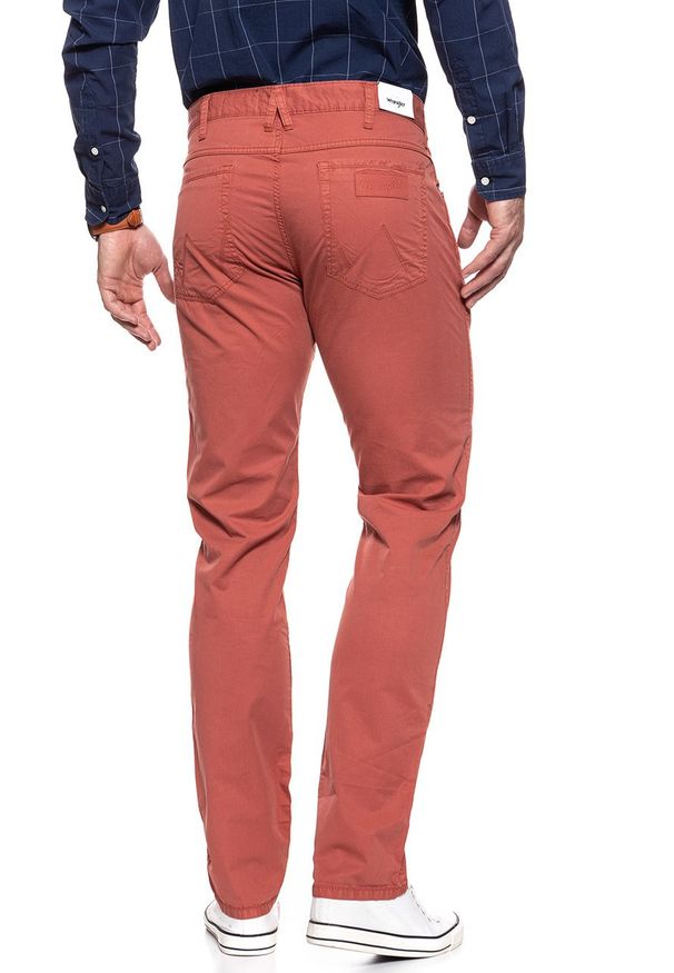 Wrangler - WRANGLER SPODNIE MĘSKIE GREENSBORO SPICE W15QLL89T. Materiał: materiał