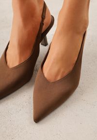 Born2be - Ciemnobrązowe Czółenka VICES na Klepsydrowej Szpilce z Odkrytą Piętą Azisera. Kolor: brązowy. Materiał: jeans. Styl: elegancki #8