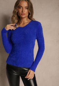 Renee - Granatowy Sweter Wełniany Aegiopis. Okazja: na co dzień. Typ kołnierza: dekolt w kształcie V. Kolekcja: plus size. Kolor: niebieski. Materiał: wełna. Styl: elegancki, wizytowy, klasyczny, casual #5
