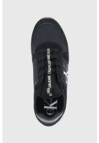 Calvin Klein Jeans Buty kolor czarny na płaskiej podeszwie. Nosek buta: okrągły. Zapięcie: sznurówki. Kolor: czarny. Materiał: guma. Obcas: na płaskiej podeszwie #5