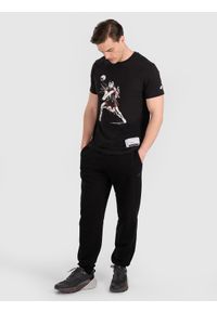 4f - 4F T-shirt regular z nadrukiem siatkarskim męski - czarny XXL. Okazja: na co dzień, do domu. Kolor: czarny. Materiał: bawełna, jersey, materiał. Wzór: nadruk. Styl: sportowy, klasyczny, casual