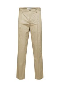 Selected Homme Chinosy 16088515 Beżowy Regular Fit. Kolor: beżowy. Materiał: bawełna