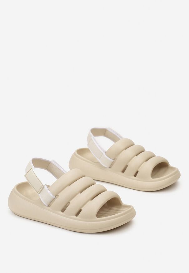 Born2be - Beżowe Sandały na Grubej Podeszwie z Pianki i Paskiem na Rzep Venlar. Zapięcie: rzepy. Kolor: beżowy. Materiał: jeans. Sezon: lato
