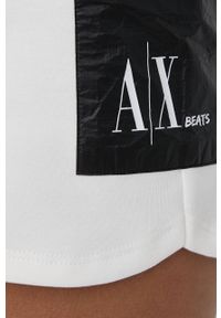 Armani Exchange szorty damskie kolor biały z aplikacją medium waist. Okazja: na co dzień. Stan: podwyższony. Kolor: biały. Wzór: aplikacja. Styl: casual