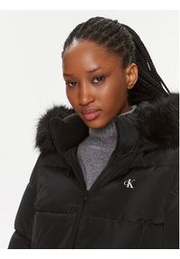 Calvin Klein Jeans Kurtka puchowa J20J221889 Czarny Slim Fit. Kolor: czarny. Materiał: puch, syntetyk