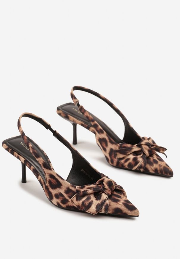 Renee - Panterkowe Sandały Vices na Szpilce Slingback Ozdobione Kokardą Nilendria. Okazja: na imprezę, na spacer. Wzór: aplikacja. Sezon: lato. Obcas: na szpilce. Styl: elegancki