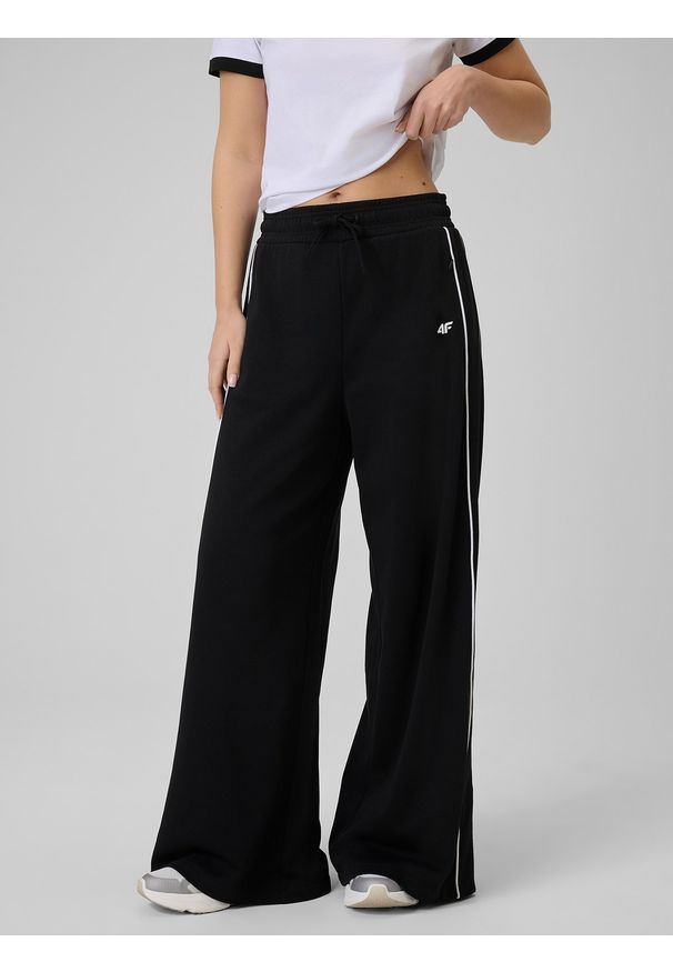 4f - 4F Spodnie dresowe z szerokimi nogawkami damskie - czarne XS. Stan: podwyższony. Kolor: czarny. Materiał: dresówka. Długość: długie