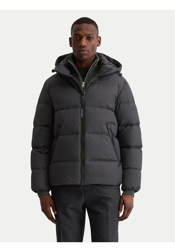 Marc O'Polo Kurtka puchowa M29 0960 70152 Czarny Regular Fit. Typ kołnierza: polo. Kolor: czarny. Materiał: syntetyk