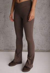 Renee - Brązowe Legginsy High Waist o Fasonie Flare Shylenne. Okazja: na co dzień. Stan: podwyższony. Kolor: brązowy. Długość: krótkie. Styl: casual #5
