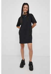 adidas Originals Sukienka bawełniana HC2052 kolor czarny mini oversize. Kolor: czarny. Materiał: bawełna. Długość rękawa: krótki rękaw. Wzór: nadruk. Typ sukienki: oversize. Długość: mini #2