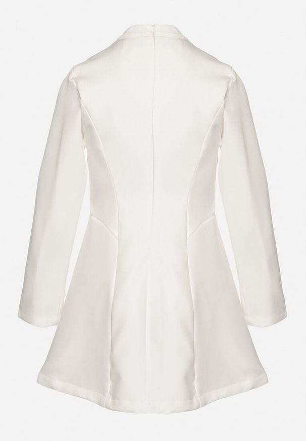 Born2be - Biała Taliowana Sukienka o Rozkloszowanym Dole Virvesa. Okazja: na co dzień. Kolor: biały. Styl: casual, elegancki