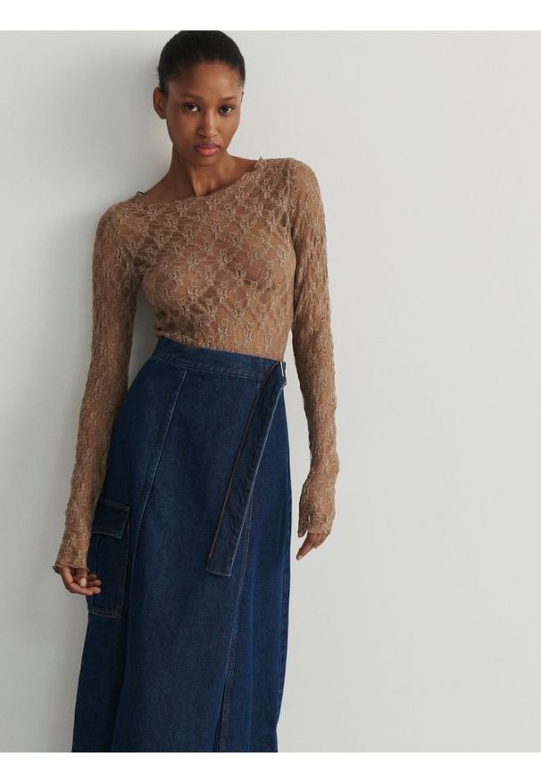 Reserved - Longsleeve z meshowej dzianiny - brązowy. Kolor: brązowy. Materiał: dzianina. Długość rękawa: długi rękaw