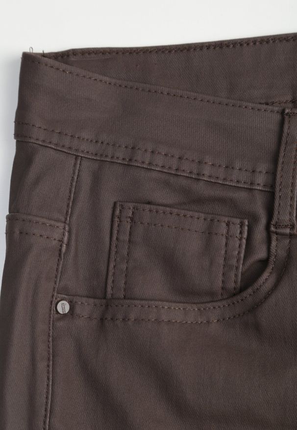 Born2be - Brązowe Spodnie Skinny Gasi. Kolekcja: plus size. Kolor: brązowy