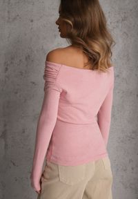 Renee - Różowa Marszczona Bluzka z Bawełną i Dekoltem w Łódkę Orinlia. Typ kołnierza: dekolt w łódkę. Kolor: różowy. Materiał: bawełna. Styl: elegancki #5