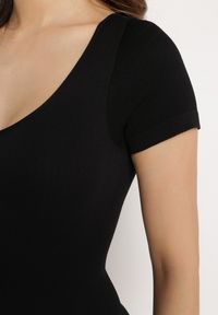 Born2be - Czarny Kombinezon Bodycon z Prążkowanej Dzianiny Loliana. Kolor: czarny. Materiał: prążkowany, dzianina. Sezon: lato