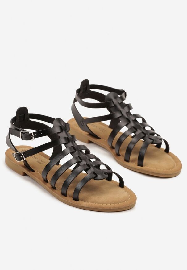 Renee - Czarne Sandały w Stylu Rzymianek Addmea. Okazja: na co dzień. Zapięcie: sprzączka. Kolor: czarny. Styl: elegancki, casual