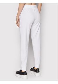 EA7 Emporio Armani Spodnie dresowe 8NTP85 TJCQZ 0102 Biały Regular Fit. Kolor: biały. Materiał: bawełna