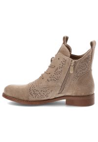 Botki damskie S.Barski, ażurowa cholewka sznurowane stabilny niski obcas wygodna konstrukcja miękka wkładka, beżowe, HY61-8009. Zapięcie: sznurówki. Kolor: beżowy. Szerokość cholewki: normalna. Wzór: ażurowy. Materiał: jeans. Sezon: wiosna, jesień. Obcas: na obcasie. Styl: elegancki, klasyczny. Wysokość obcasa: niski #9