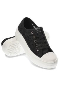 Czarne Trampki Lee Cooper Damskie Buty Na Platformie. Kolor: czarny. Materiał: materiał. Szerokość cholewki: normalna. Wzór: aplikacja. Sezon: lato. Obcas: na platformie