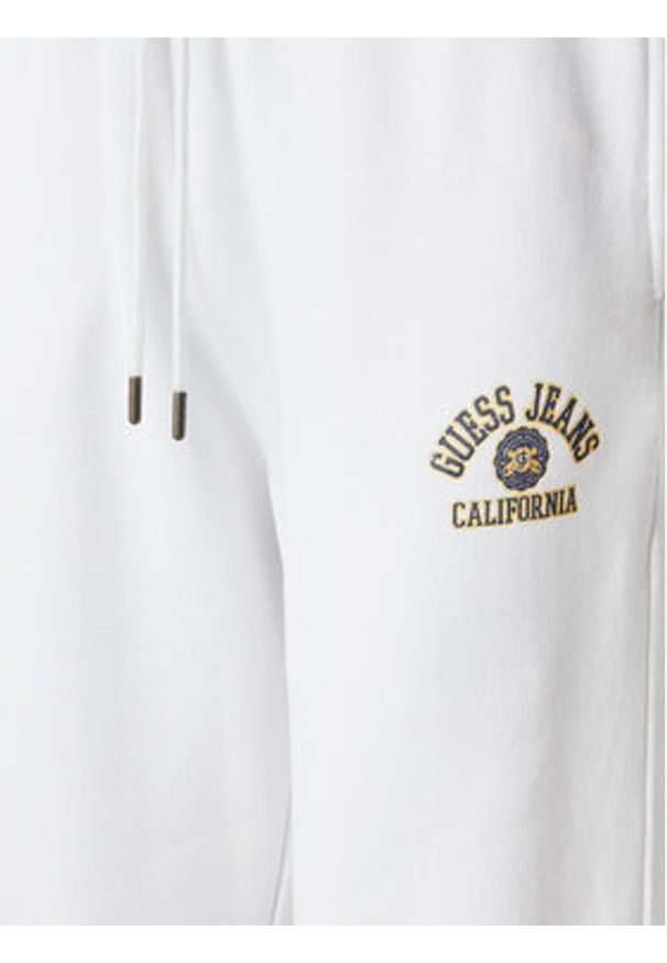 Guess Jeans Spodnie dresowe W5RB63 K68I4 Biały Regular Fit. Kolor: biały. Materiał: bawełna