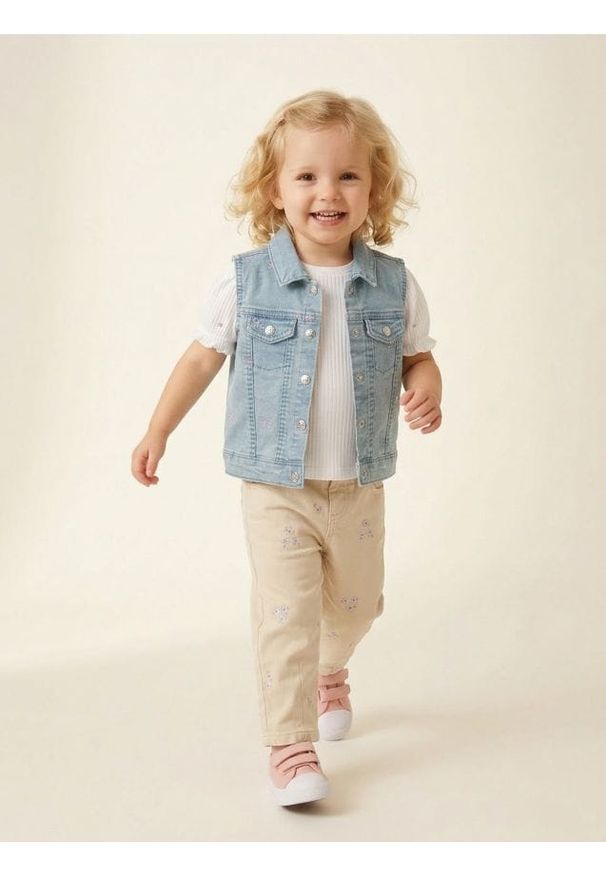 Sinsay - Bawełniane jeansy z haftowanymi kwiatkami - beżowy. Kolor: beżowy. Wzór: kwiaty, haft