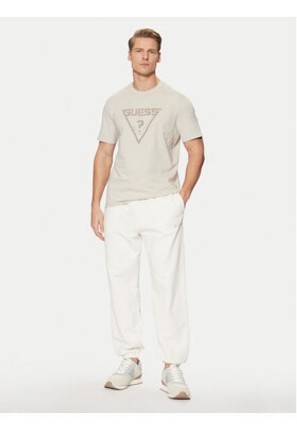 Guess T-Shirt Z5RI03 I3Z14 Beżowy Regular Fit. Kolor: beżowy. Materiał: bawełna