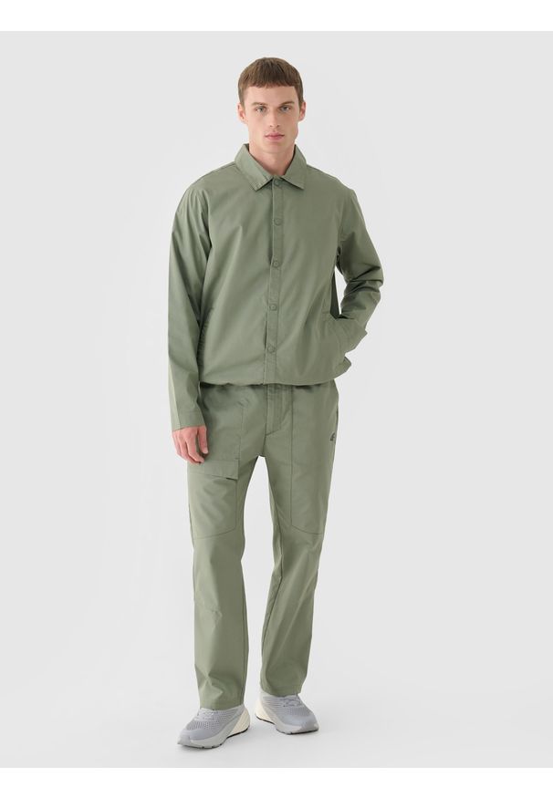 4f - 4F Spodnie casual męskie - oliwkowe/khaki S. Okazja: na co dzień. Kolor: oliwkowy, brązowy, wielokolorowy. Materiał: bawełna, poliester, materiał, tkanina. Styl: casual