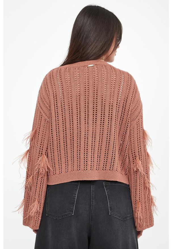 Twinset Milano - Sweter damski ażurowy z piórkami TWINSET. Wzór: ażurowy