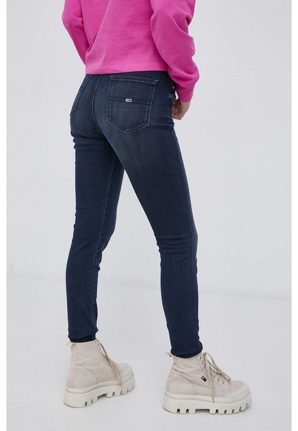 Tommy Jeans Jeansy damskie high waist. Stan: podwyższony. Kolor: niebieski