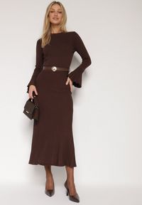Born2be - Brązowa Sukienka Dzianinowa z Wiskozą z Rozszerzanymi Rękawami i Paskiem Retelva. Okazja: na co dzień, na randkę. Kolor: brązowy. Materiał: dzianina, wiskoza. Styl: casual, elegancki, klasyczny #4