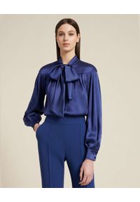Luisa Spagnoli - LUISA SPAGNOLI - Niebieska koszula Lettere. Kolor: niebieski. Materiał: jedwab, tkanina. Długość: długie